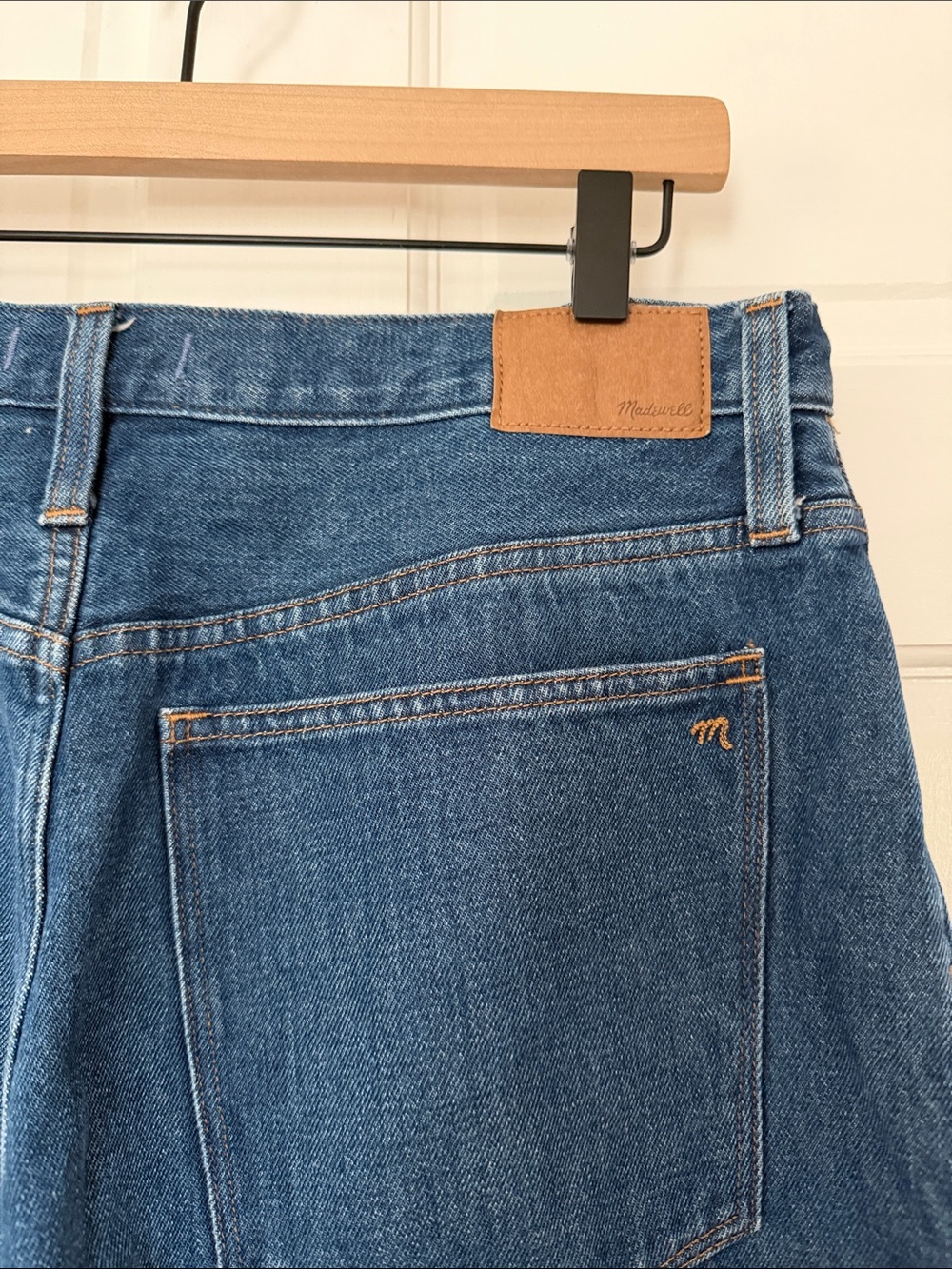 Madewell Baggy Straight Jeans in Medium/Dark Blue